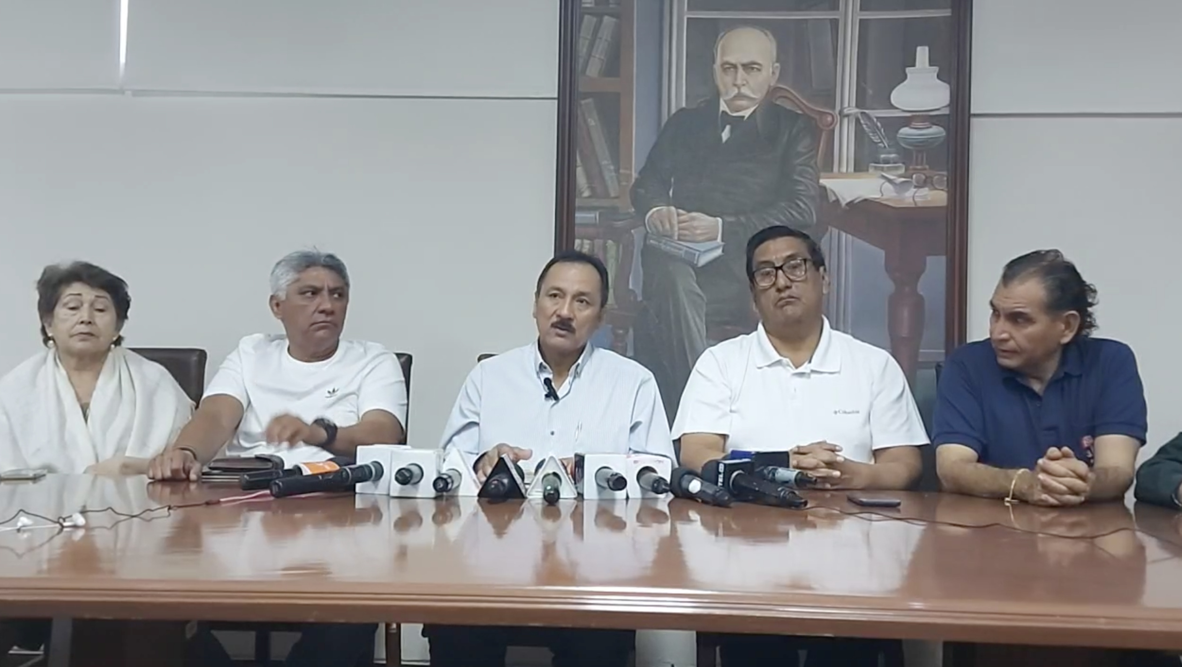 Rector Cuéllar se desmarca de la responsabilidad de convocatoria a paro en Santa Cruz