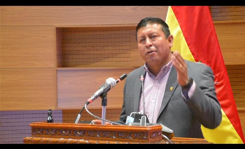 Diputado de CC acusa a Mesa de aplicar el “dedazo” y de manejar el partido desde el escritorio