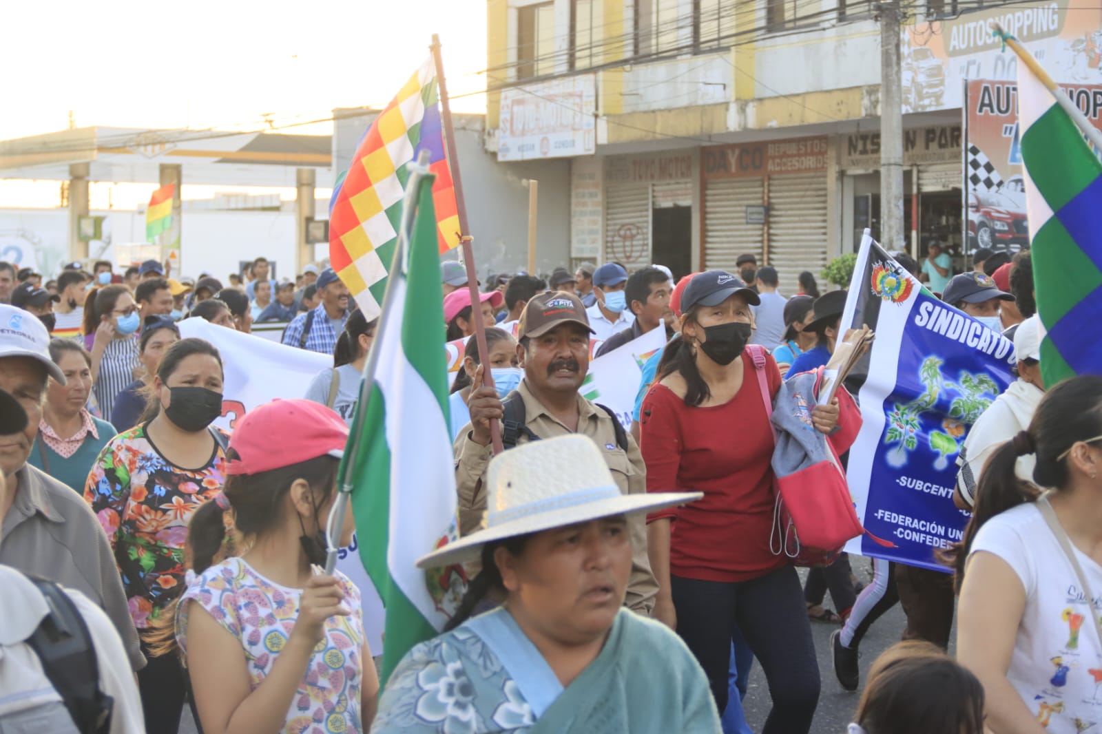 Interculturales: Santa Cruz necesita industrialización y no paros