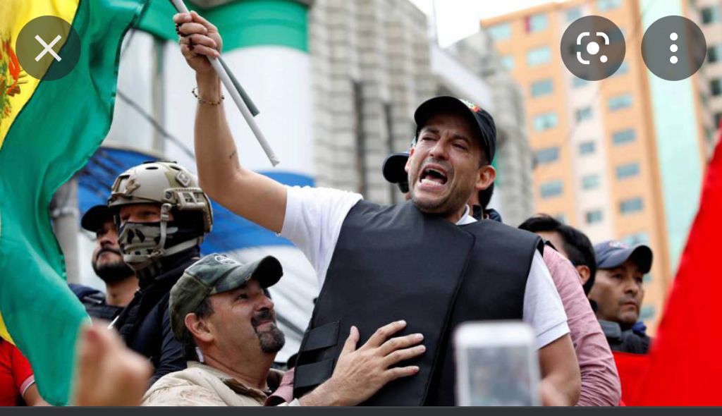 Cabildo en Yapacaní define marcha hacia Santa Cruz y avanzar en el revocatorio de Camacho