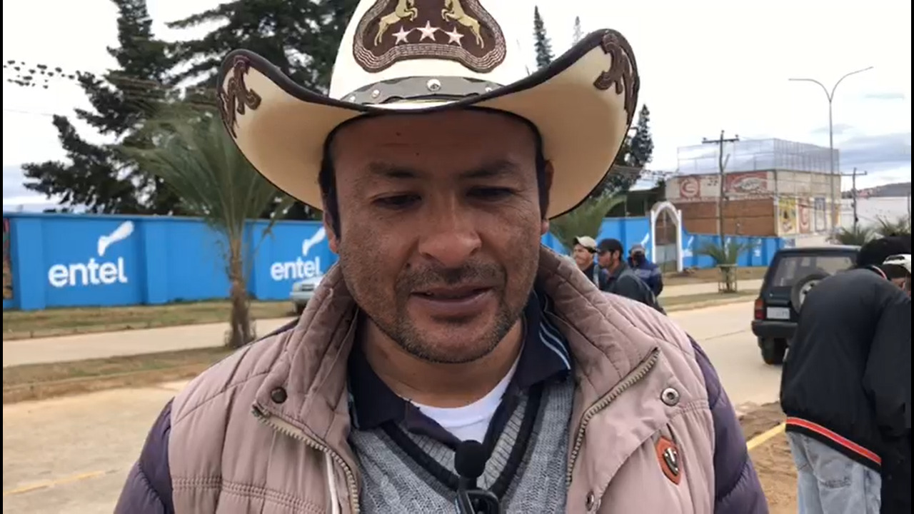 Alcalde de Pucará desmiente participación pagada en el Cabildo