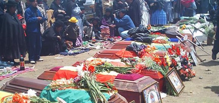 Una misa en El Alto funde el recuerdo de las masacres de 2003 y 2019