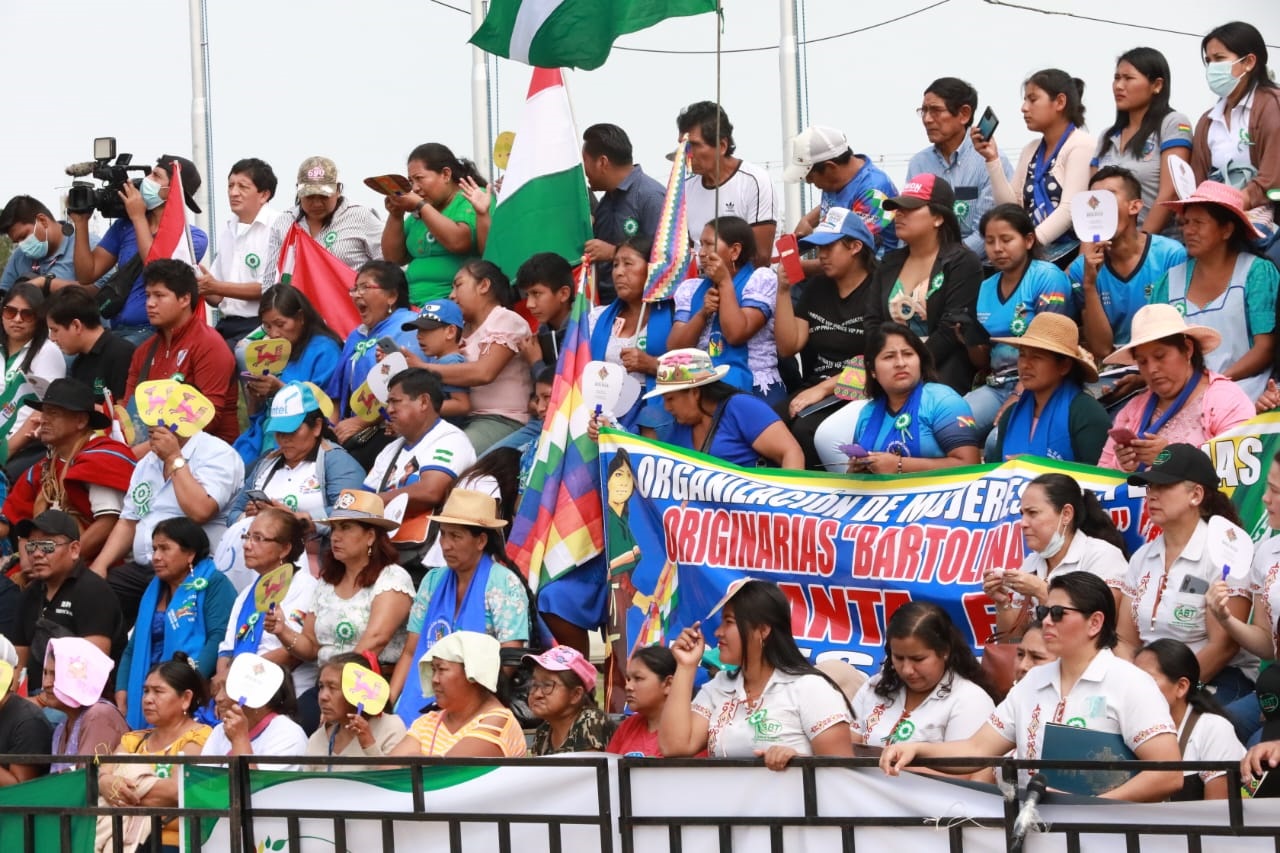 Interculturales cruceños arriban a la ciudad para el Gran Cabildo del Pueblo