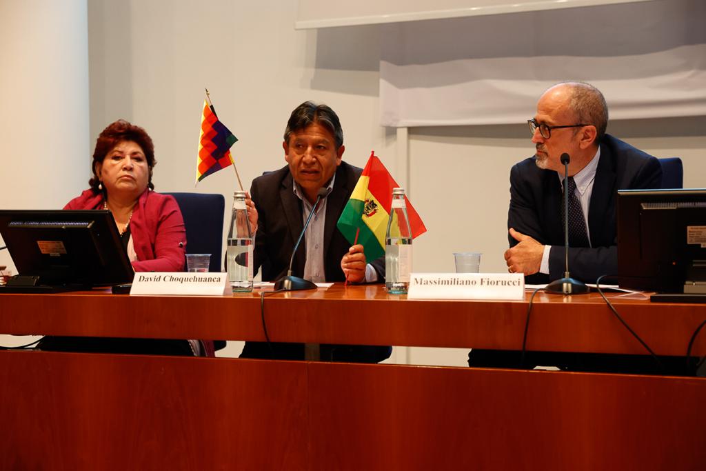 Choquehuanca cuestiona en Italia el capitalismo verde y advierte que “nos lleva al caosmos”