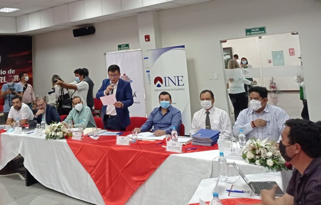 El INE evalúa propuesta de la UAGRM sobre el censo, Cusicanqui insiste en un proceso técnico y despolitizado