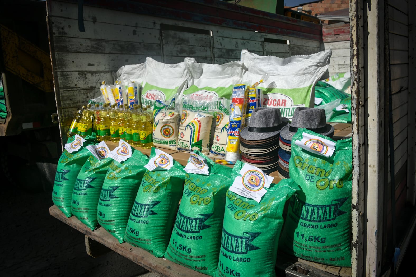 Gobierno entrega 15,45 toneladas de ayuda humanitaria a municipios paceños