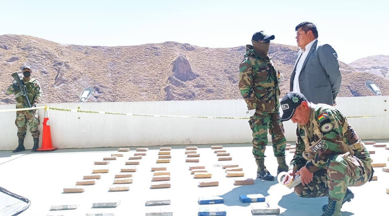 Efectivos de la FELCN en Potosí secuestran 249 Kg de cocaína que tenían como destino Chile