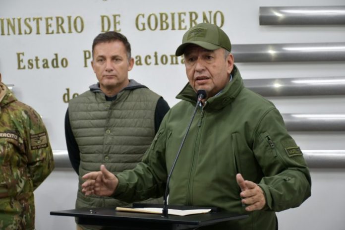 Fiscalía imputa a Murillo y López por la importación irregular de armamento no letal de Ecuador en el 2019