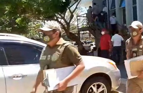 Fiscalía secuestra documentación de la Quinta Municipal e interviene el Jardín Botánico en Santa Cruz 