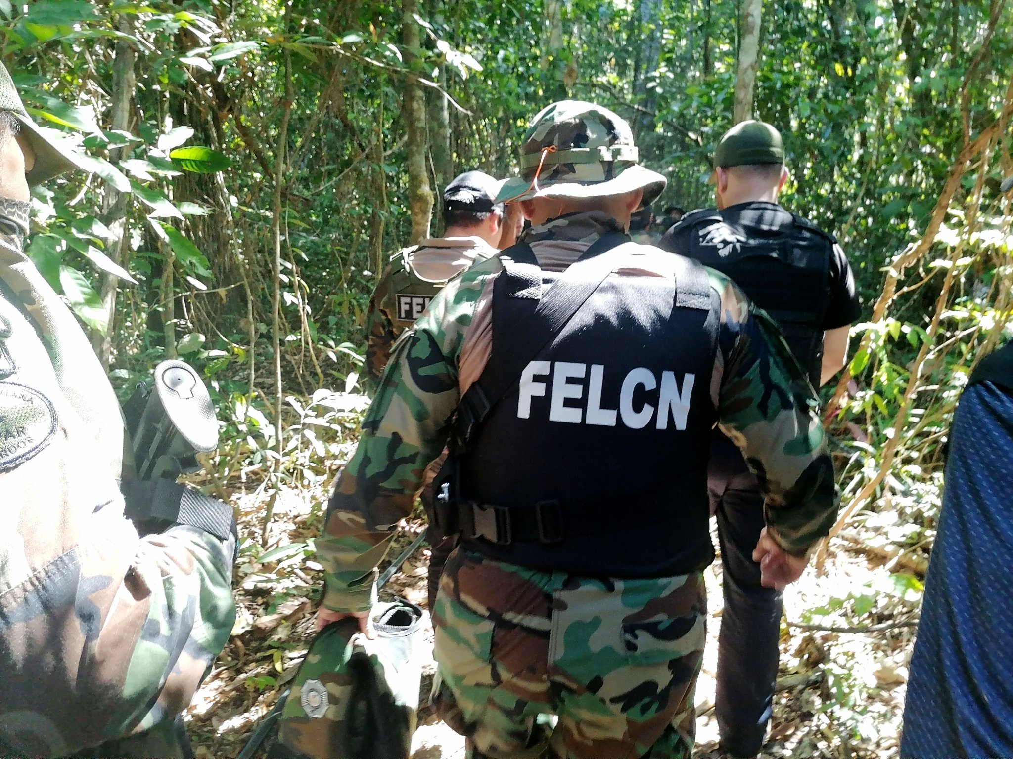 Comisión multidisciplinaria tras los narcos que asesinaron a un efectivo de la FELCN