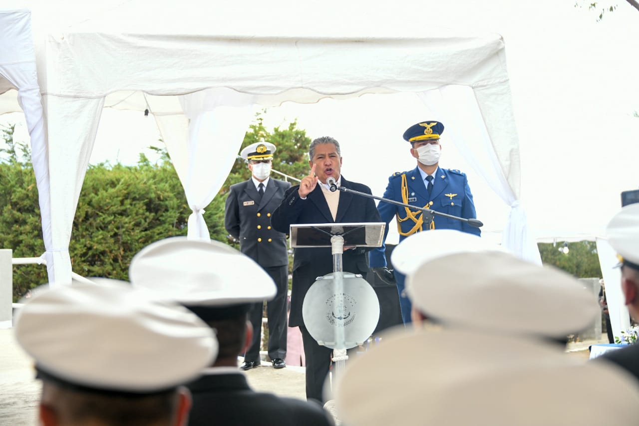 Ministro de Defensa respalda al comandante del Ejército. “La patria es sagrada, la patria no se toca”