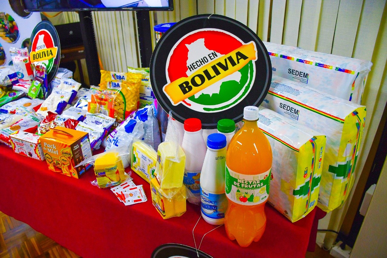 Gobierno elimina privilegios: Esposas de militares recibirán subsidio en especie, como el resto del país