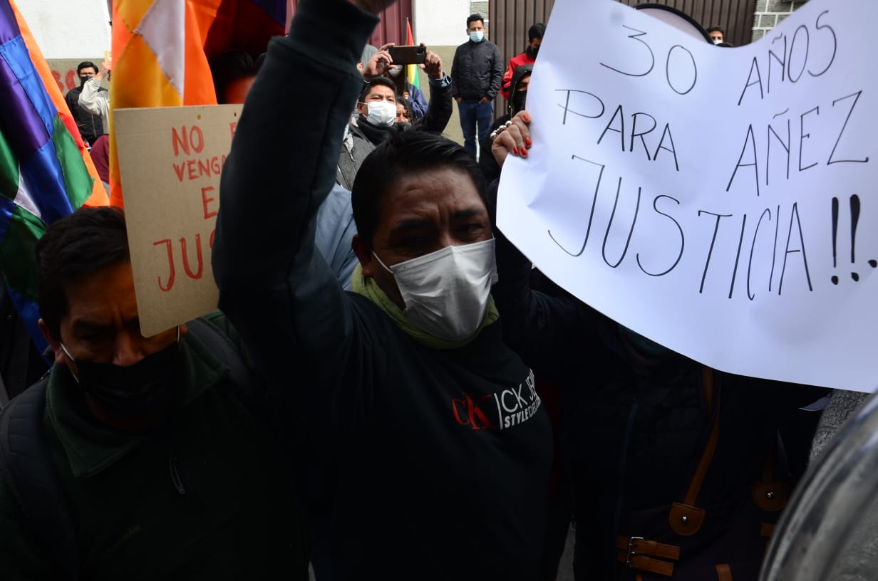 Caso Golpe II: Autoconvocados se instalan en la cárcel de Miraflores y piden sentencia contra Áñez 