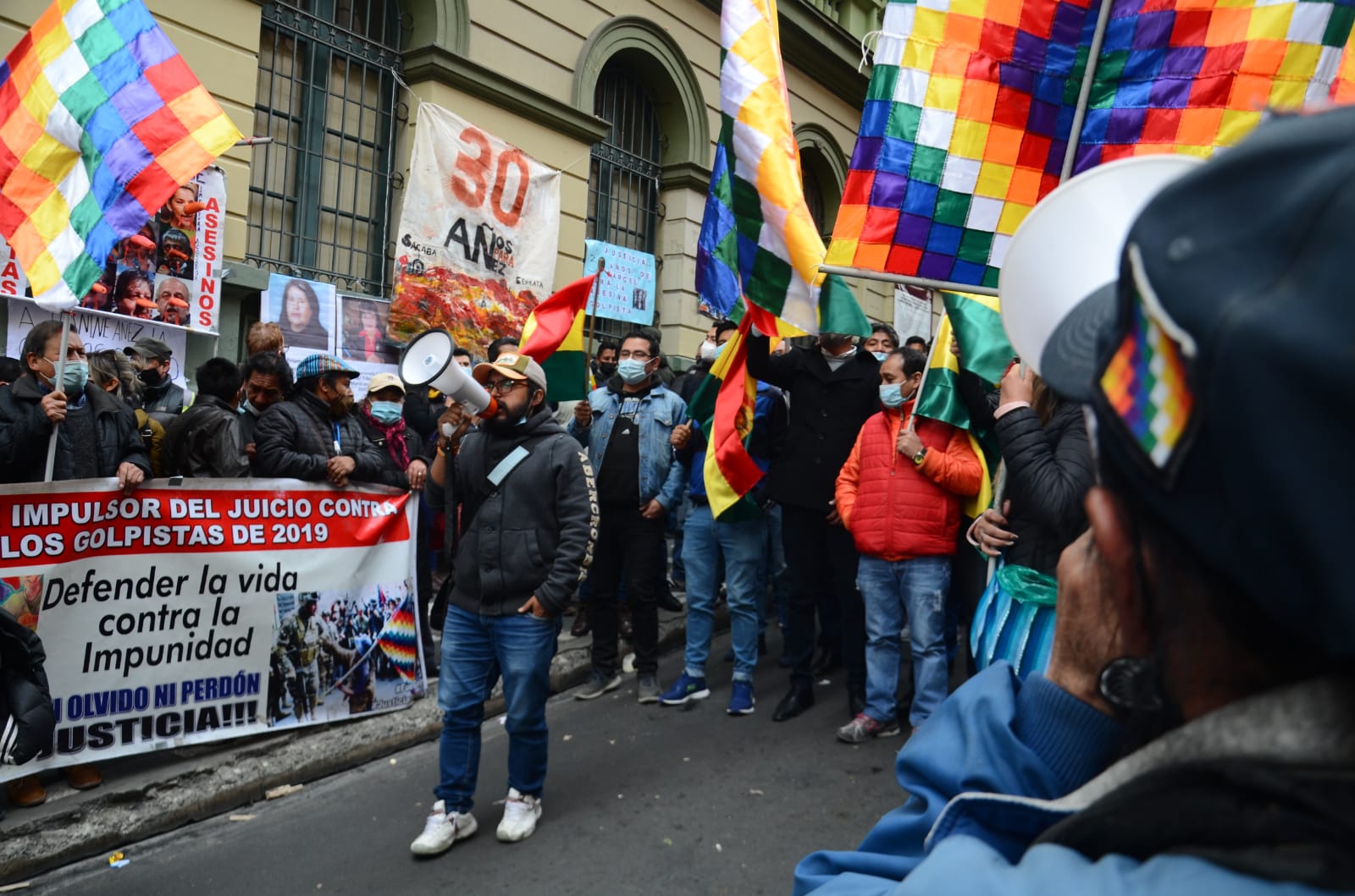 Autoconvocados instalan vigilias en demanda de justicia y sentencia en contra de Áñez 