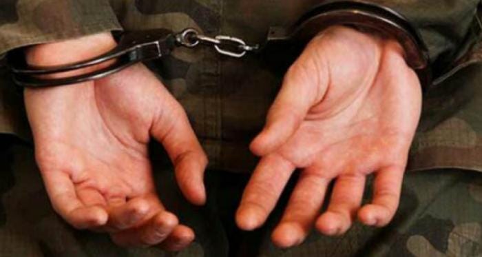 Aprehenden a exjefe de la Casa Militar investigado por retirar medalla presidencial en 2019