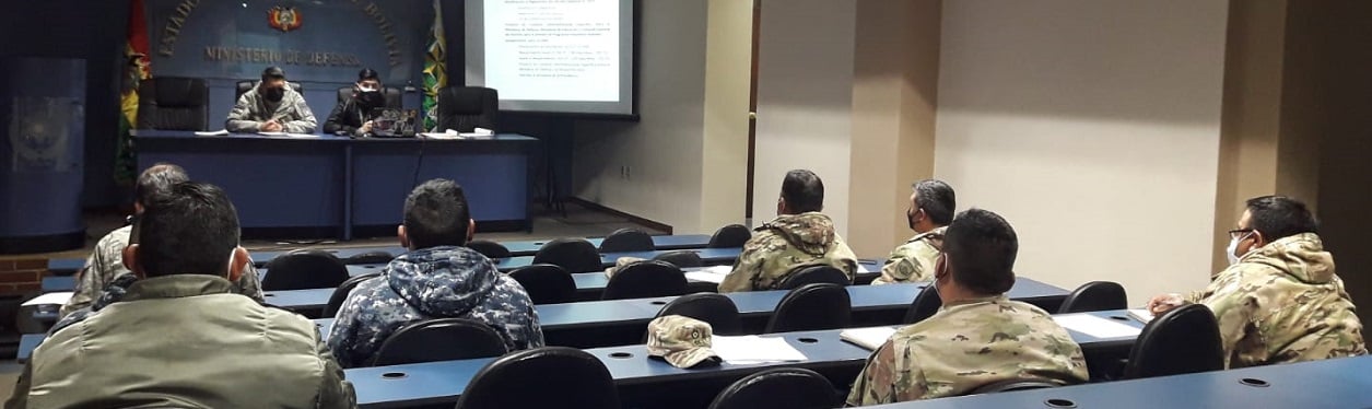 Desarrollan reunión para tratar continuidad de estudios y becas para 4.000 militares