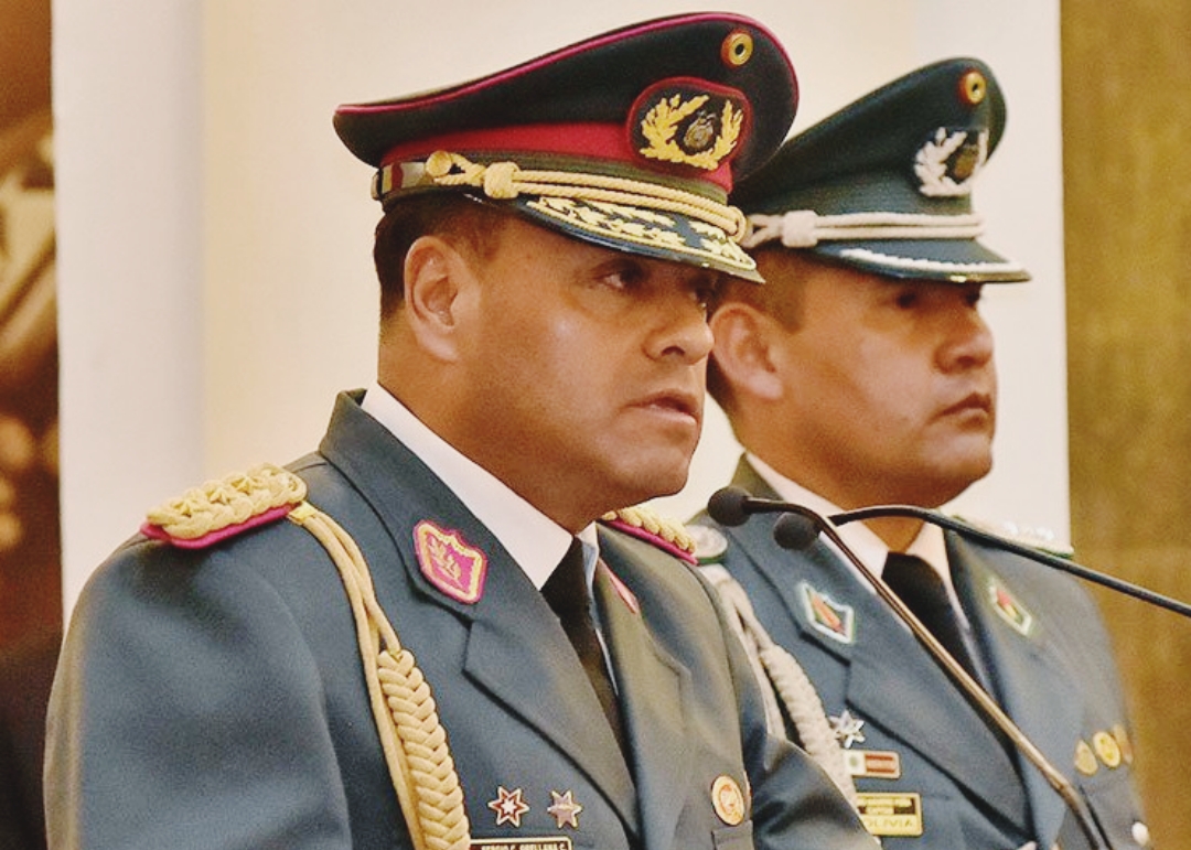 Fiscalía revela que prófugo excomandante de la FFAA de Jeanine Áñez está en Brasil