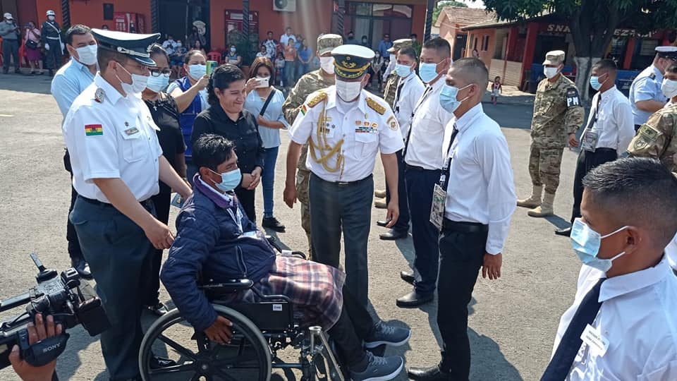 FFAA entrega libreta de servicio militar a 130 personas con discapacidad 