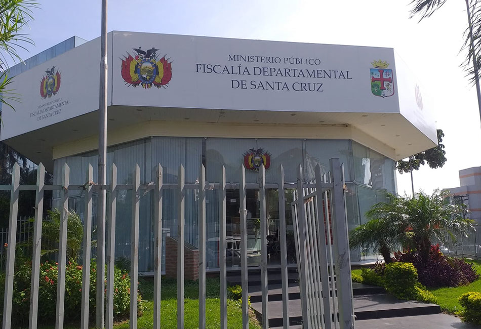 Exsecretario de Camacho declara en la Fiscalía por presunto uso indebido de influencias