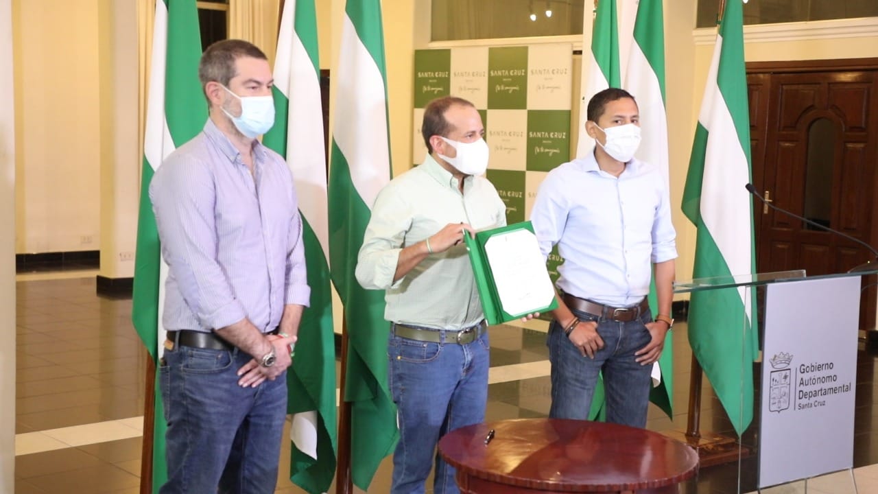 Peña pide investigar si los Bs 54 MM para vacunas fueron a parar a “la red mafiosa” de la Secretaría de Salud de la Gobernación cruceña