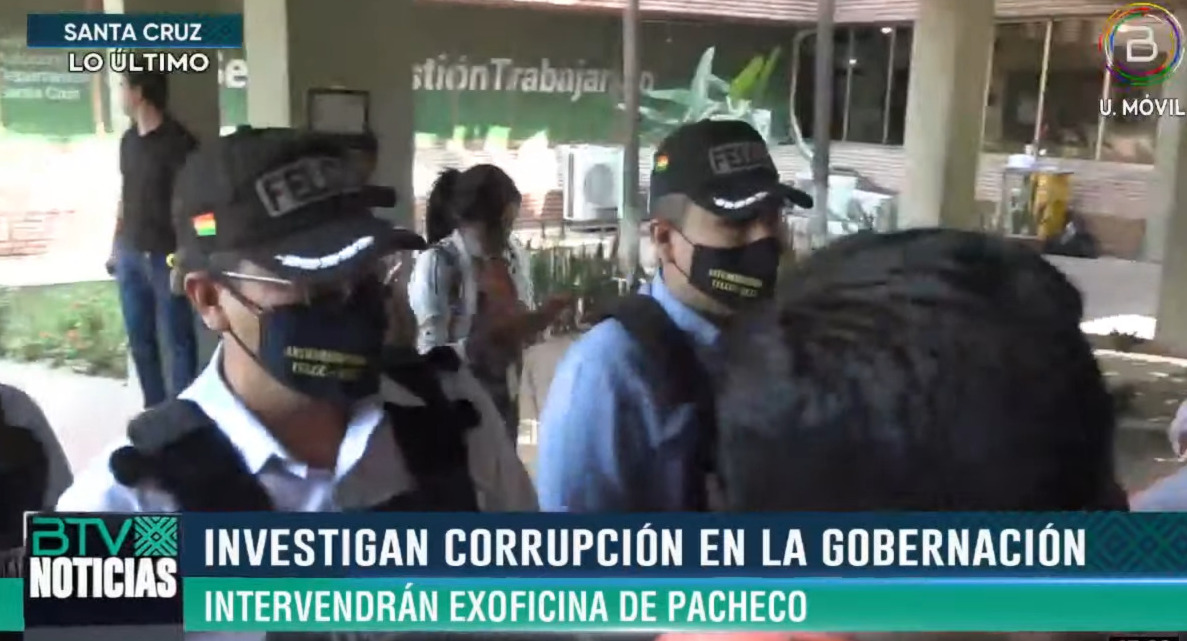 Fiscales y policías intervienen las oficinas del exsecretario de Salud de Camacho