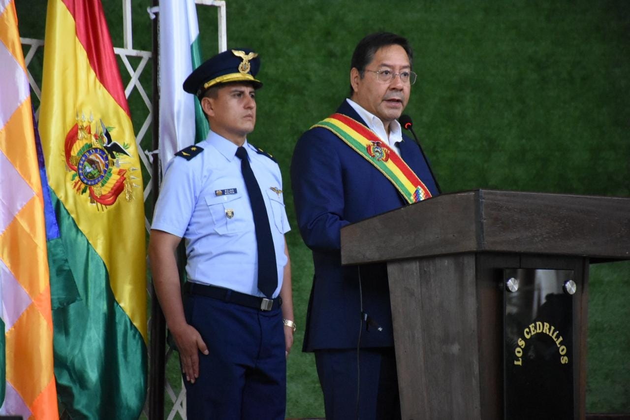 Estudiantes reciben modernas unidades educativas en Pando 