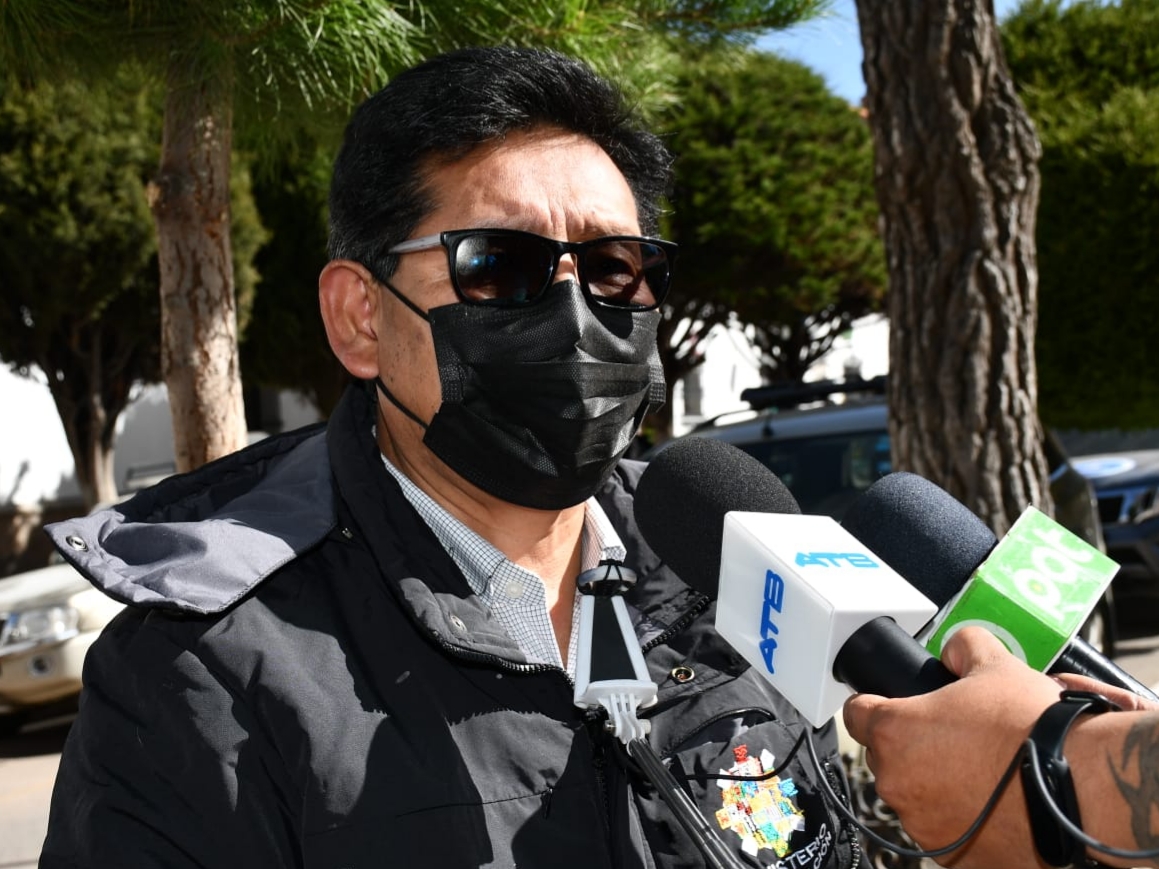 Educación recomienda a unidades educativas no exigir uso de uniformes y permitir abrigos a estudiantes