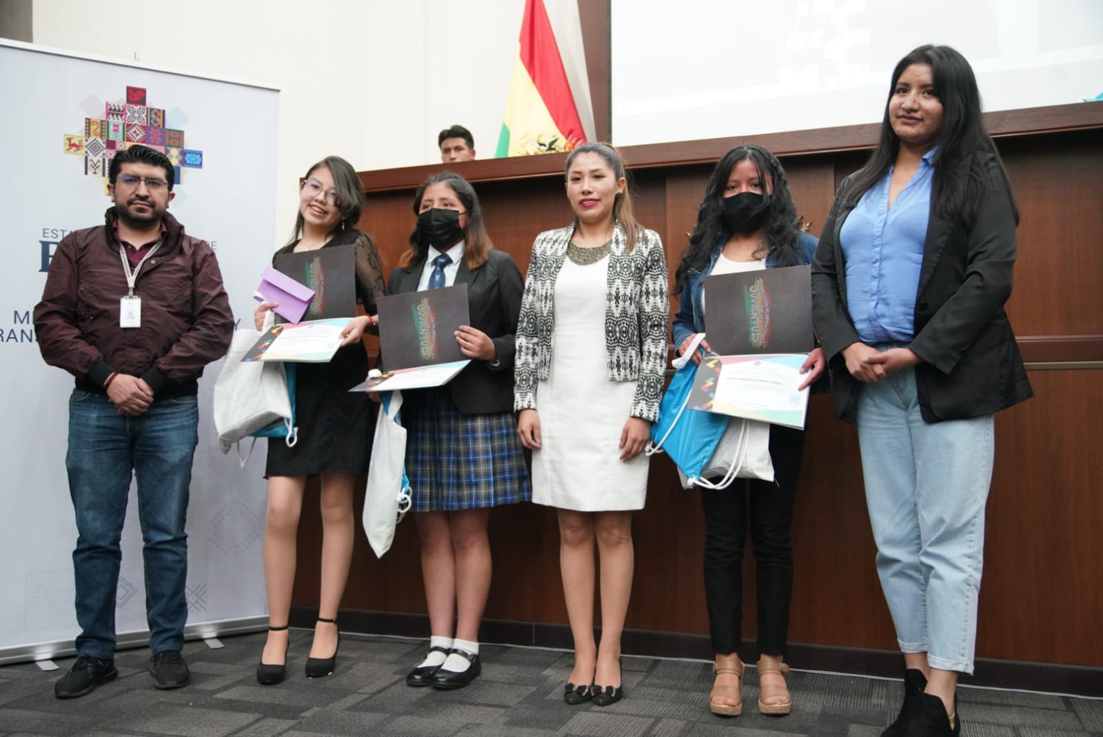 Jóvenes de Oruro, Sucre y Tarija son premiados en la segunda versión del concurso de ensayos Marcelo Quiroga Santa Cruz