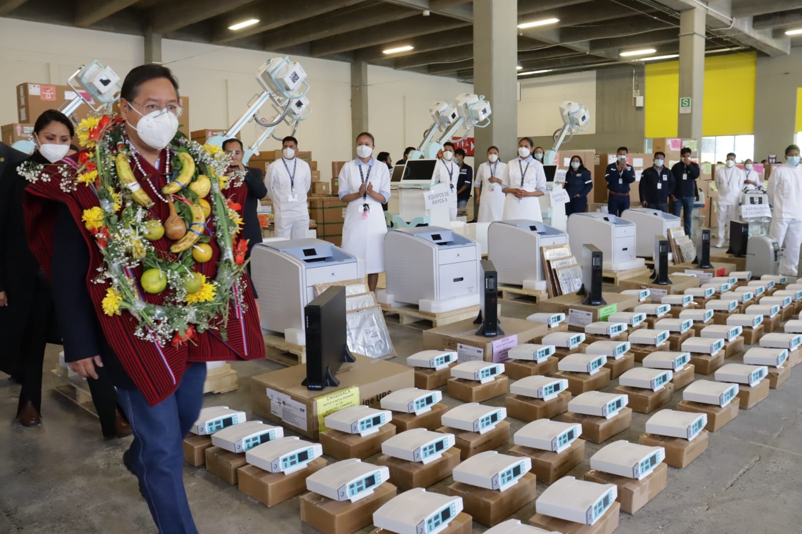 Arce insta a alcaldes y gobernadores a invertir en la salud tras la entrega de equipamiento por más de Bs 60 millones