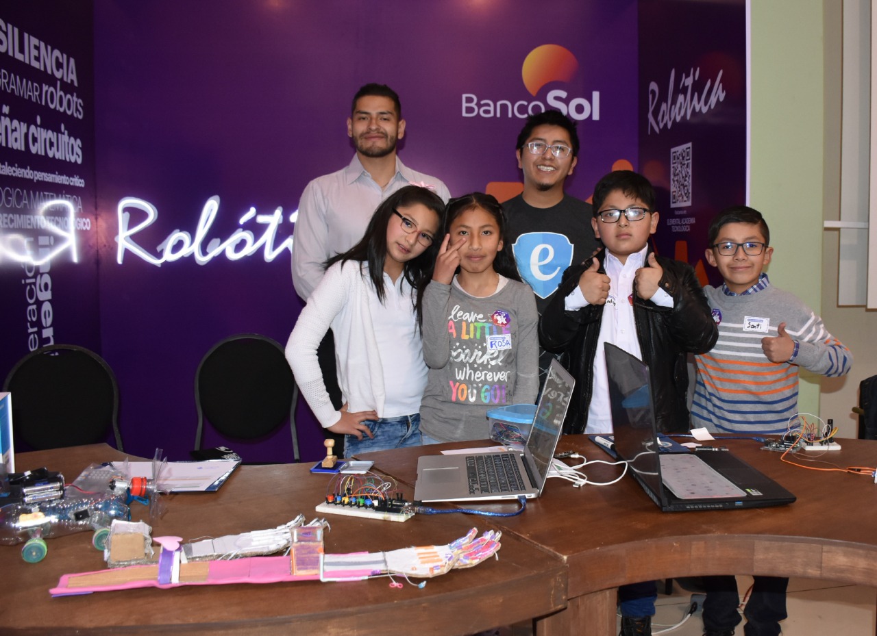 Escuelas de Capital Social brindaron apoyo escolar y formación en habilidades tecnológicas a 1.350 niños y adolescentes