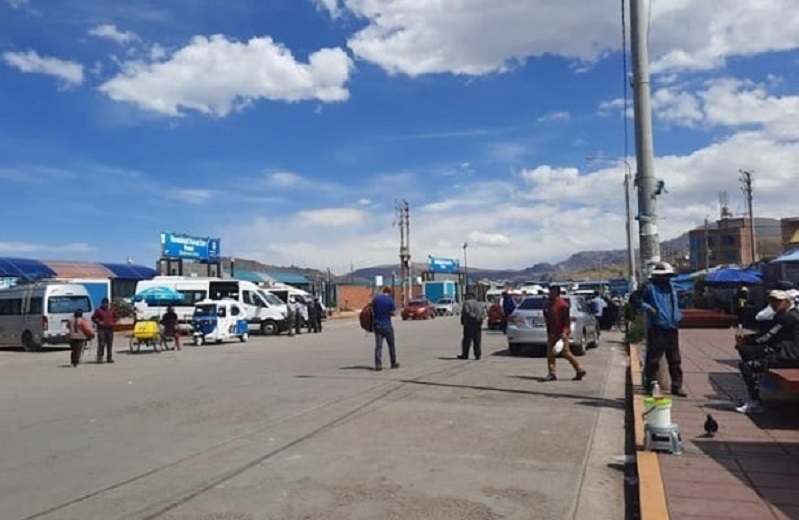 Aún hay bolivianos varados en Puno y Desaguadero y salidas terrestres desde La Paz hacia Perú siguen suspendidas