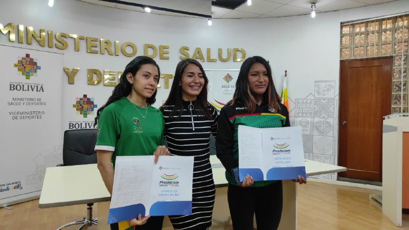 Gobierno apoya con pasajes a deportistas que representarán a Bolivia en campeonato en Bogotá