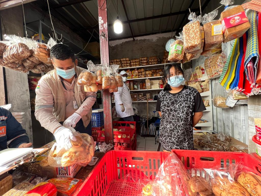 Gobierno refuerza operativos de control para garantizar venta de pan en Bs 0,50 