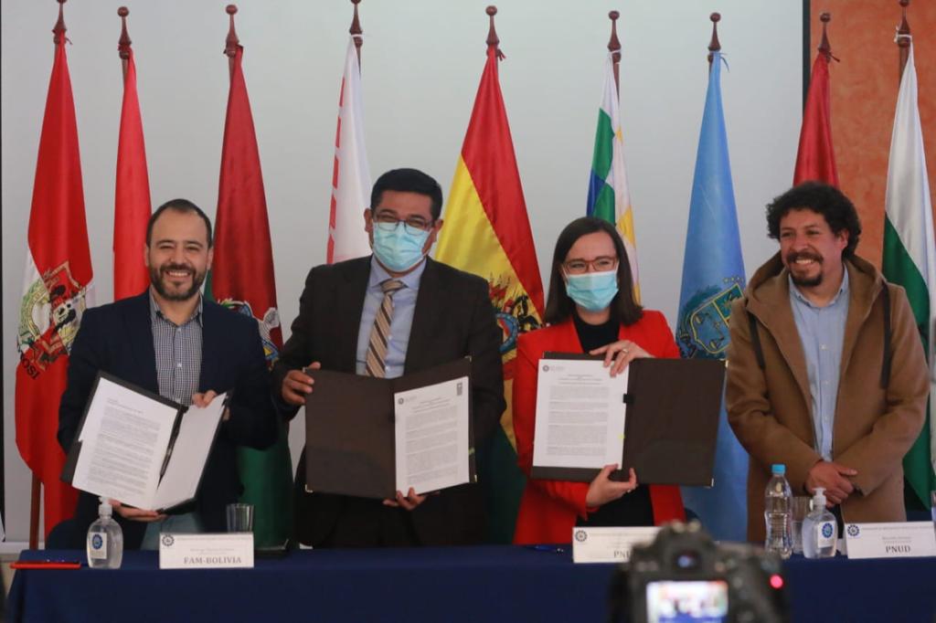 FAM-Bolivia suscribe memorándum de entendimiento con el PNUD para fortalecer los gobiernos locales