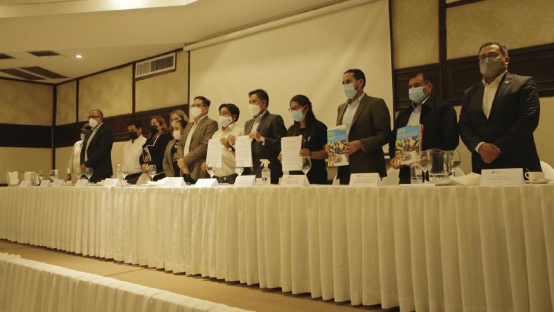 Gobiernos subnacionales se comprometen a generar estrategias para elevar niveles de vacunación anticovid