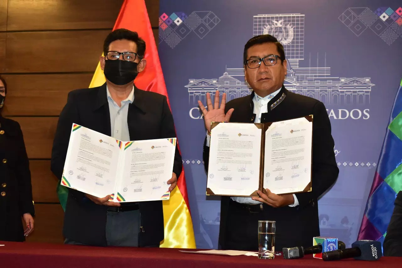 Firman convenio para fortalecer formación de más de 150.000 maestros a nivel nacional