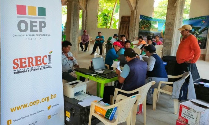 Durante cinco días, el Serecí La Paz lleva a Alto Beni una campaña de servicios registrales y celebra matrimonio colectivo