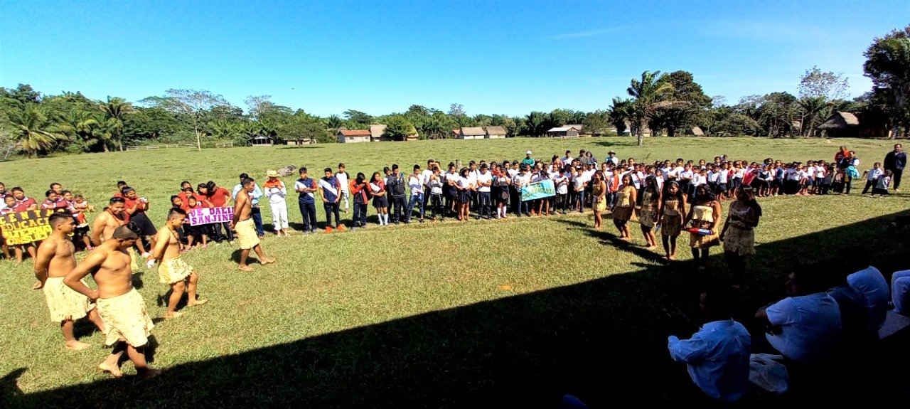 En la amazonia beniana pueblo Cavineño estrena colegio internado para jóvenes de ambos sexos