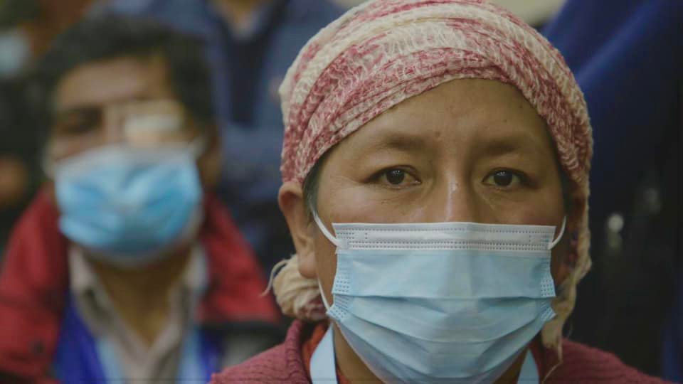 Sucre flexibiliza uso del barbijo en espacios abiertos