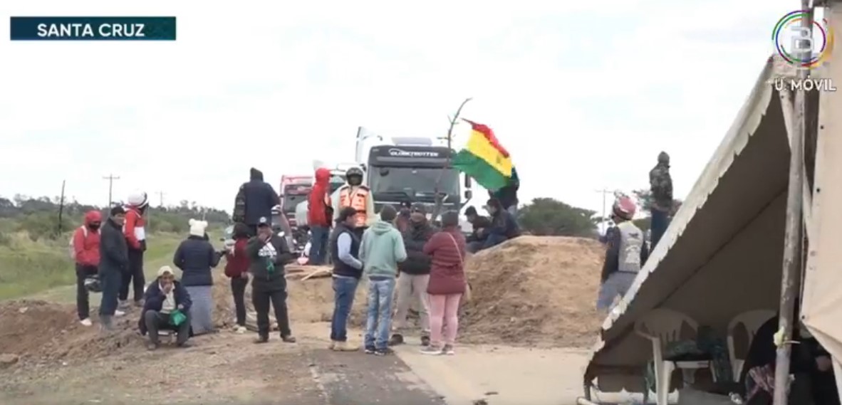 Segundo día del bloqueo de Cuatro Cañadas con apertura al diálogo