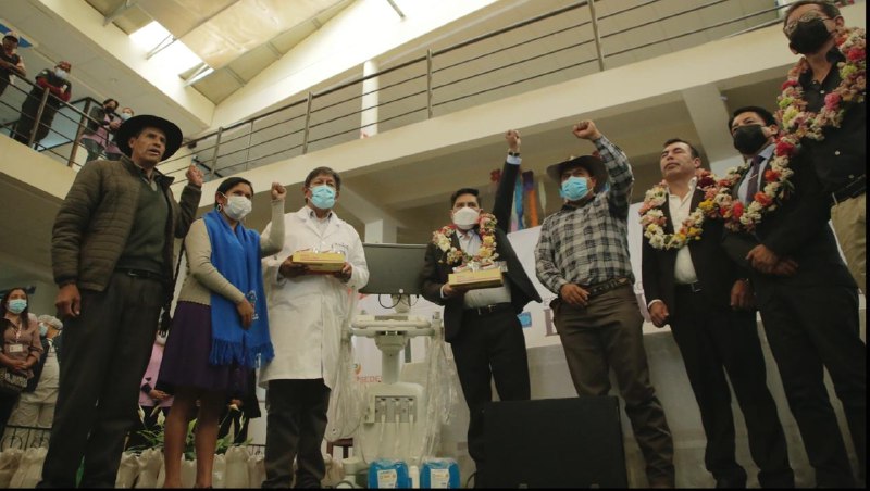 Salud fortalece Hospital del Niño de Sucre con entrega de un ecógrafo estacionario 