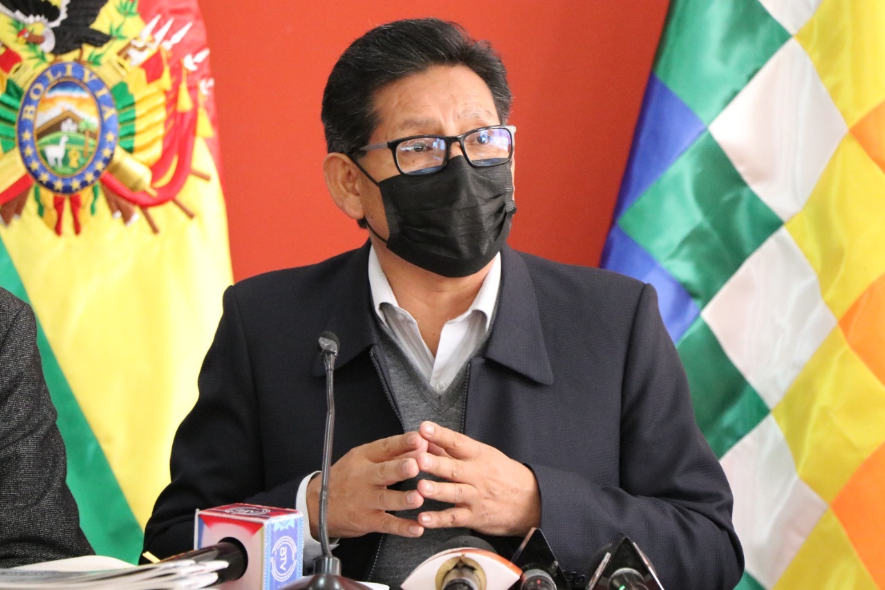 Ministerio y direcciones de Educación coordinan para garantizar clases presenciales en Santa Cruz