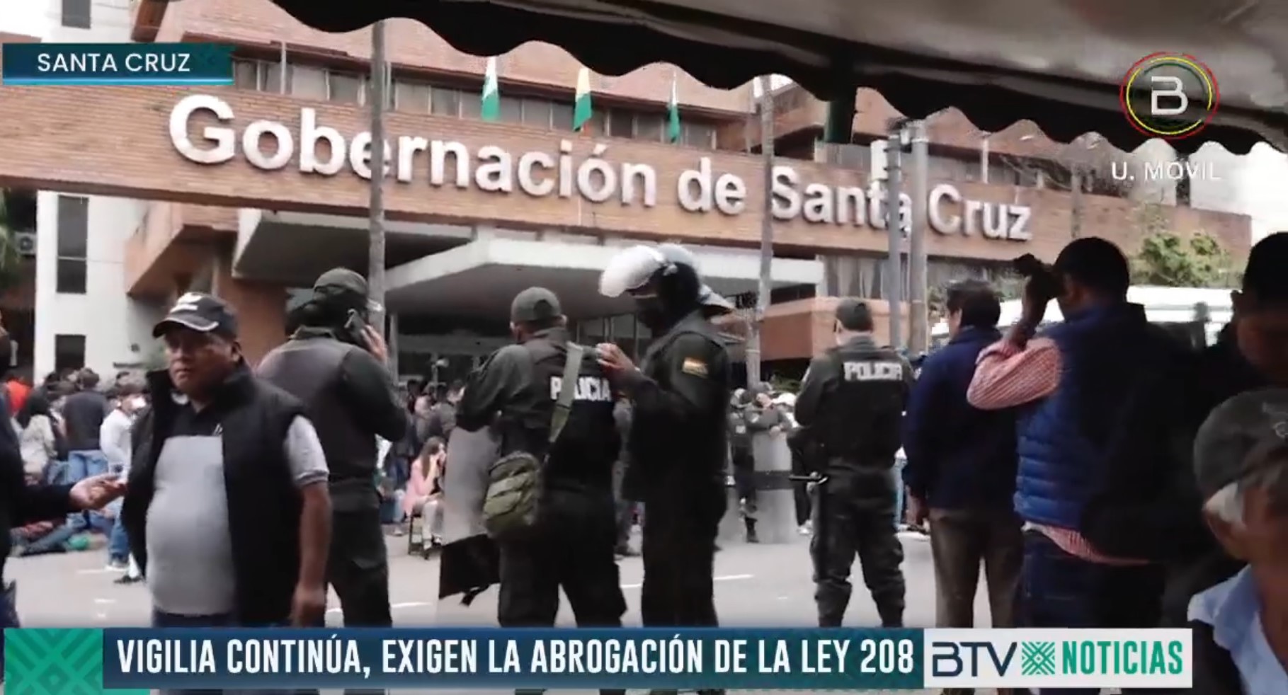 Tras violento desalojo, reinstalan vigila en puertas de la Gobernación de Santa Cruz exigiendo anulación de la ley 208