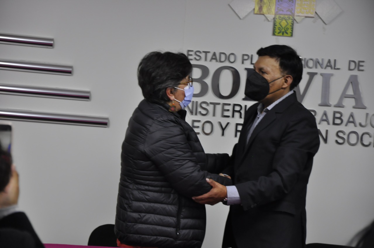 Alejandro Ajata jura como el nuevo director de la Autoridad de Cooperativas