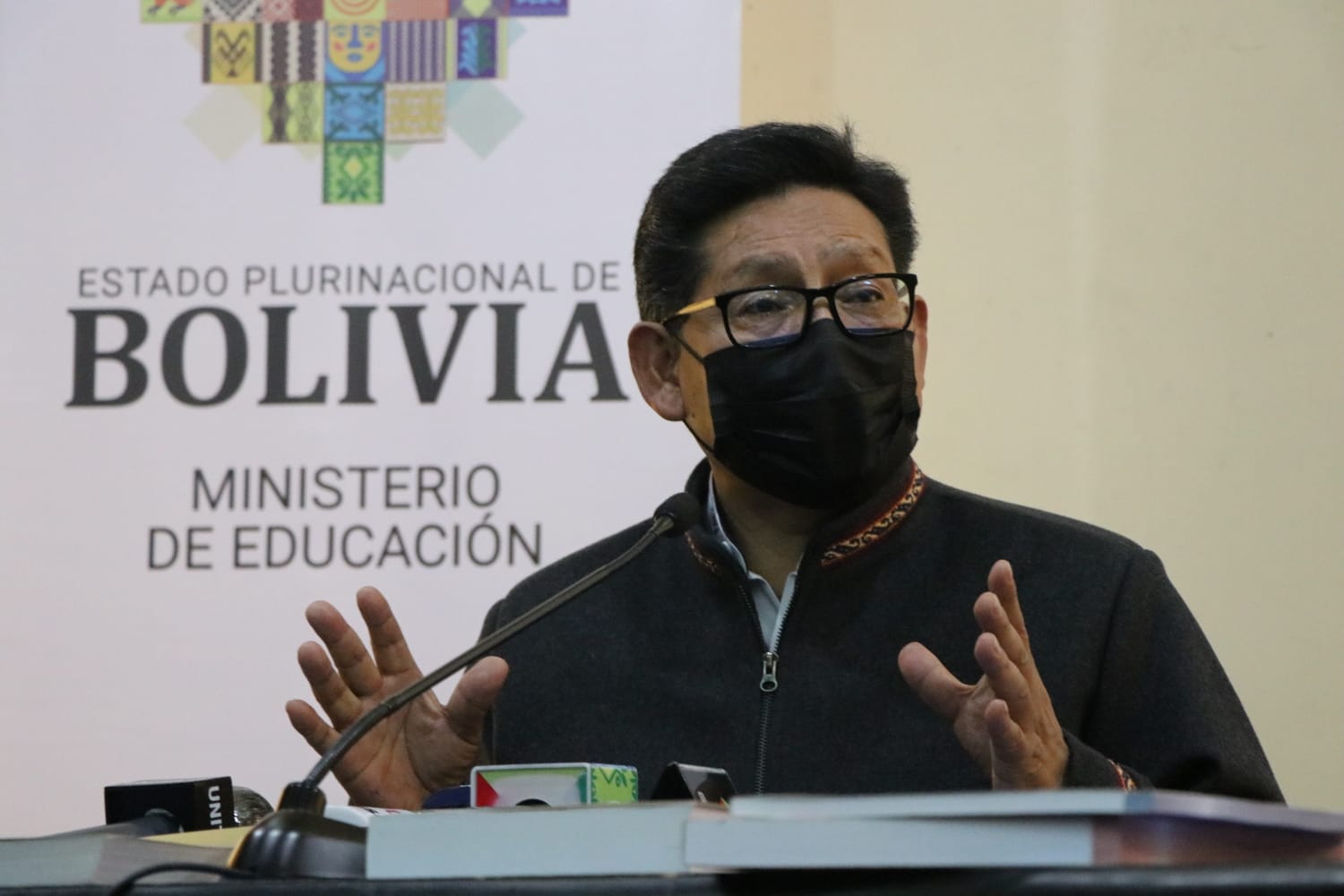 Ministro le recuerda a dirigente Álvarez que atentó contra la educación y que el ascenso de categoría no se será automático