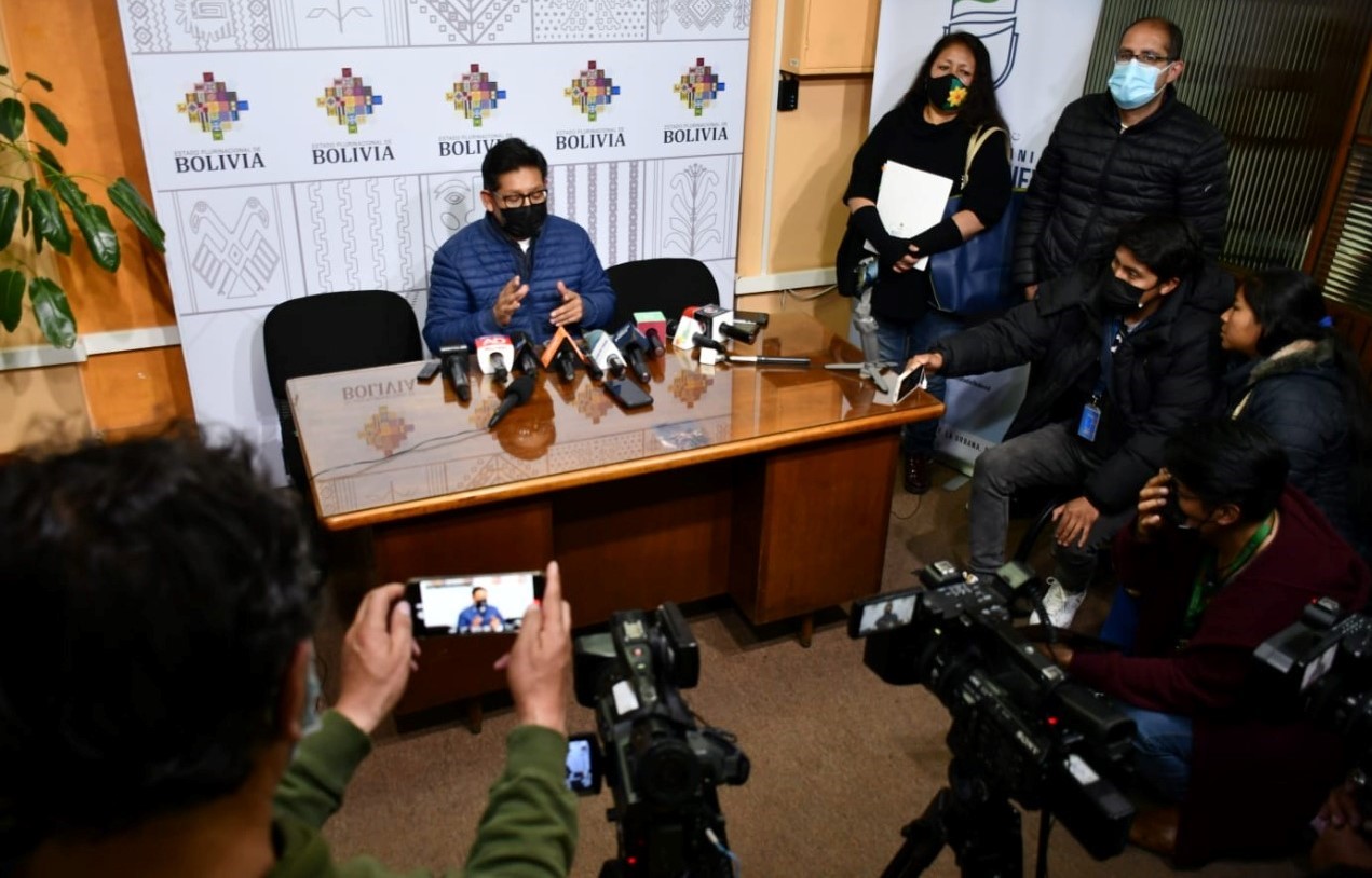 Ministro lamenta deceso de siete personas por desplome de tinglado en unidad educativa de Achacachi