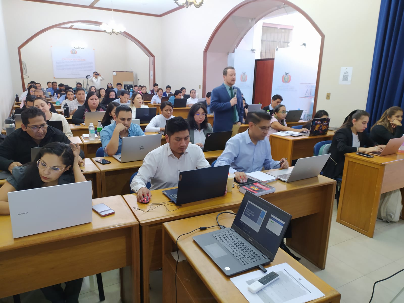 Aspirantes a fiscales desarrollan nuevas “habilidades críticas” en derecho penal y teoría crítica