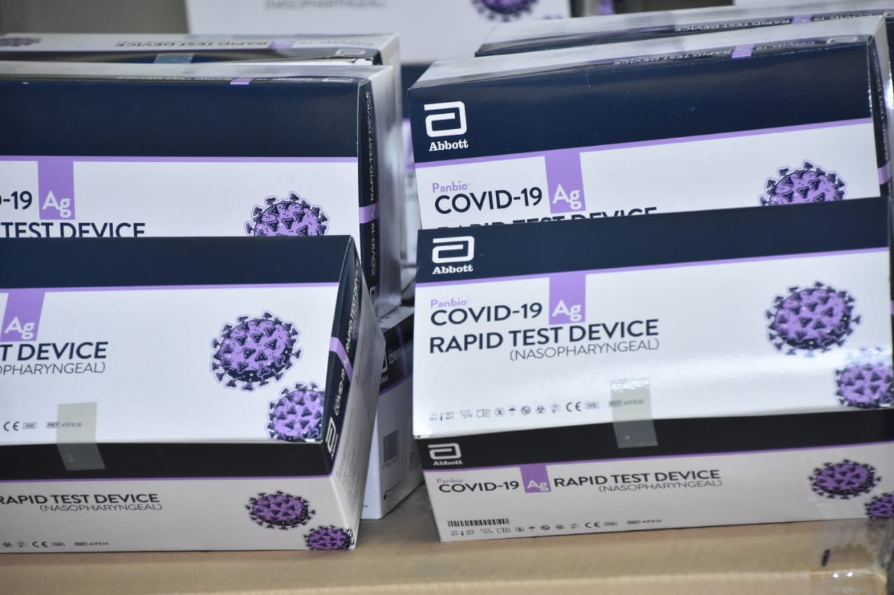 Ministerio de Salud entrega 39.500 pruebas de antígeno nasal al departamento de Chuquisaca