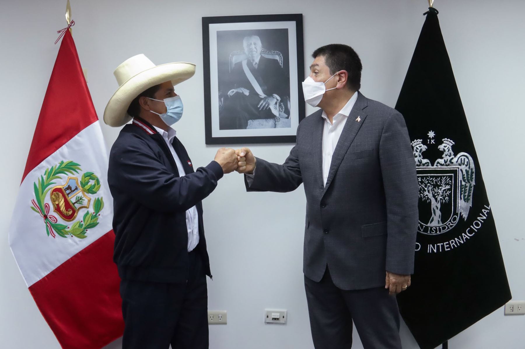 Perú: Pedro Castillo coordina con alcaldes de distritos de Lima primeras tareas de gestión