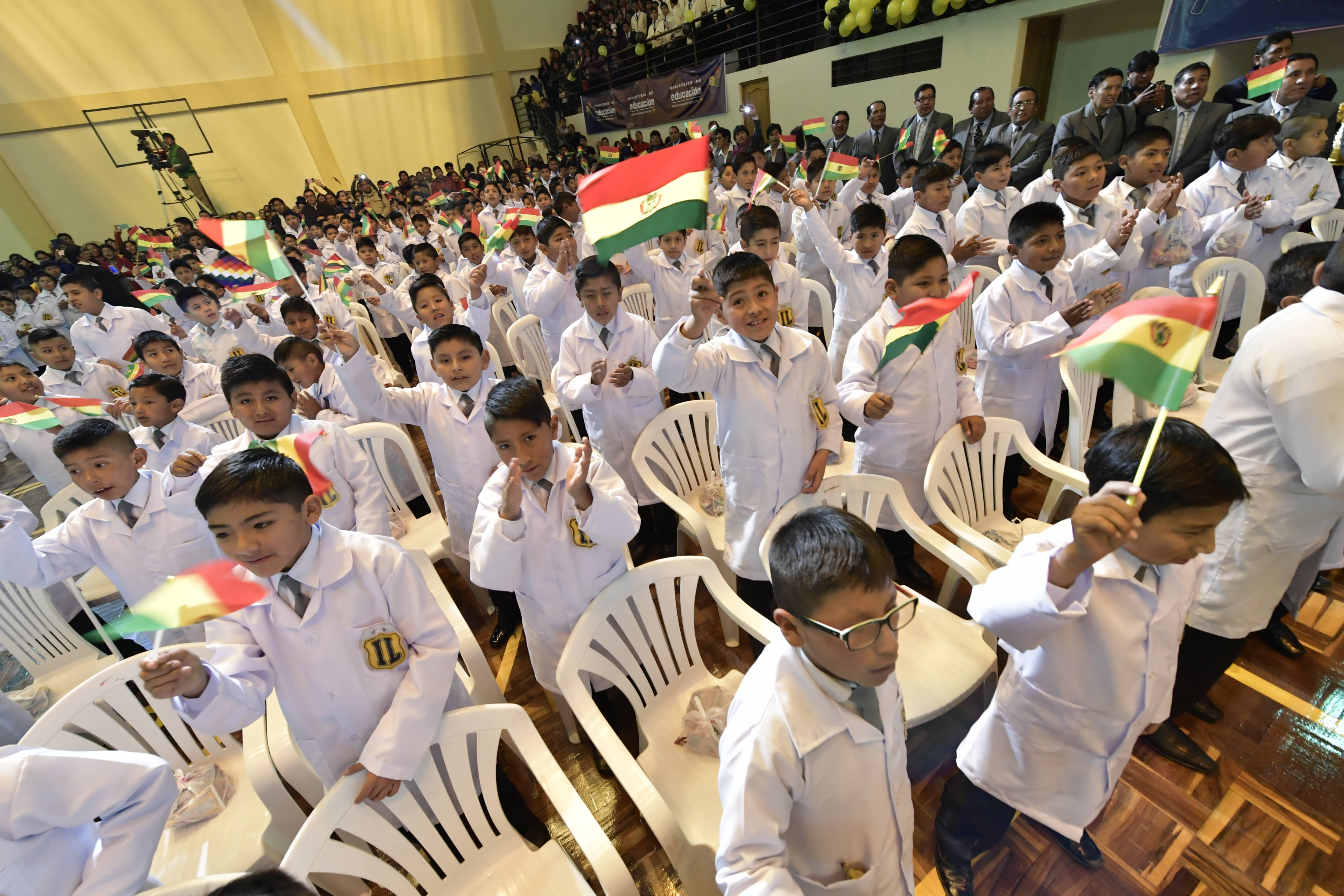 Gobierno evaluará junto a padres de familia las condiciones para el retorno a clases presenciales